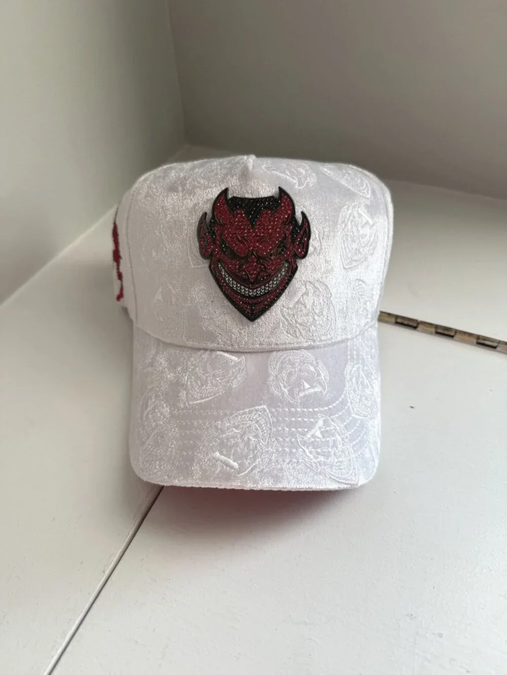 NEW Chucky Hats RARE White Velvet Lucifer Devil Adjustable Baseball Cap [jb]